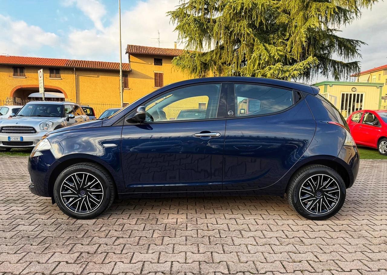 Lancia Ypsilon 1.2 69 CV 5 porte GPL OK NEOPATENTATI