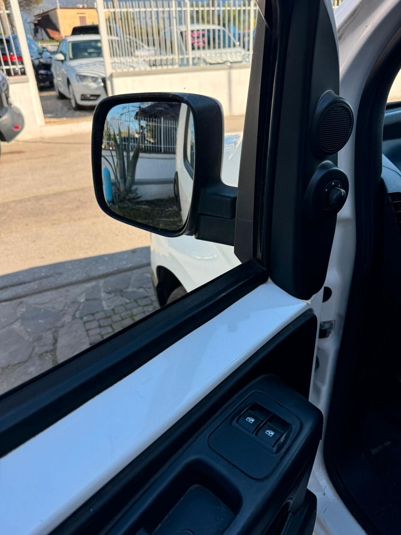 Fiat Fiorino 1.3 MJT 95CV Combi Semivetrato Adventure