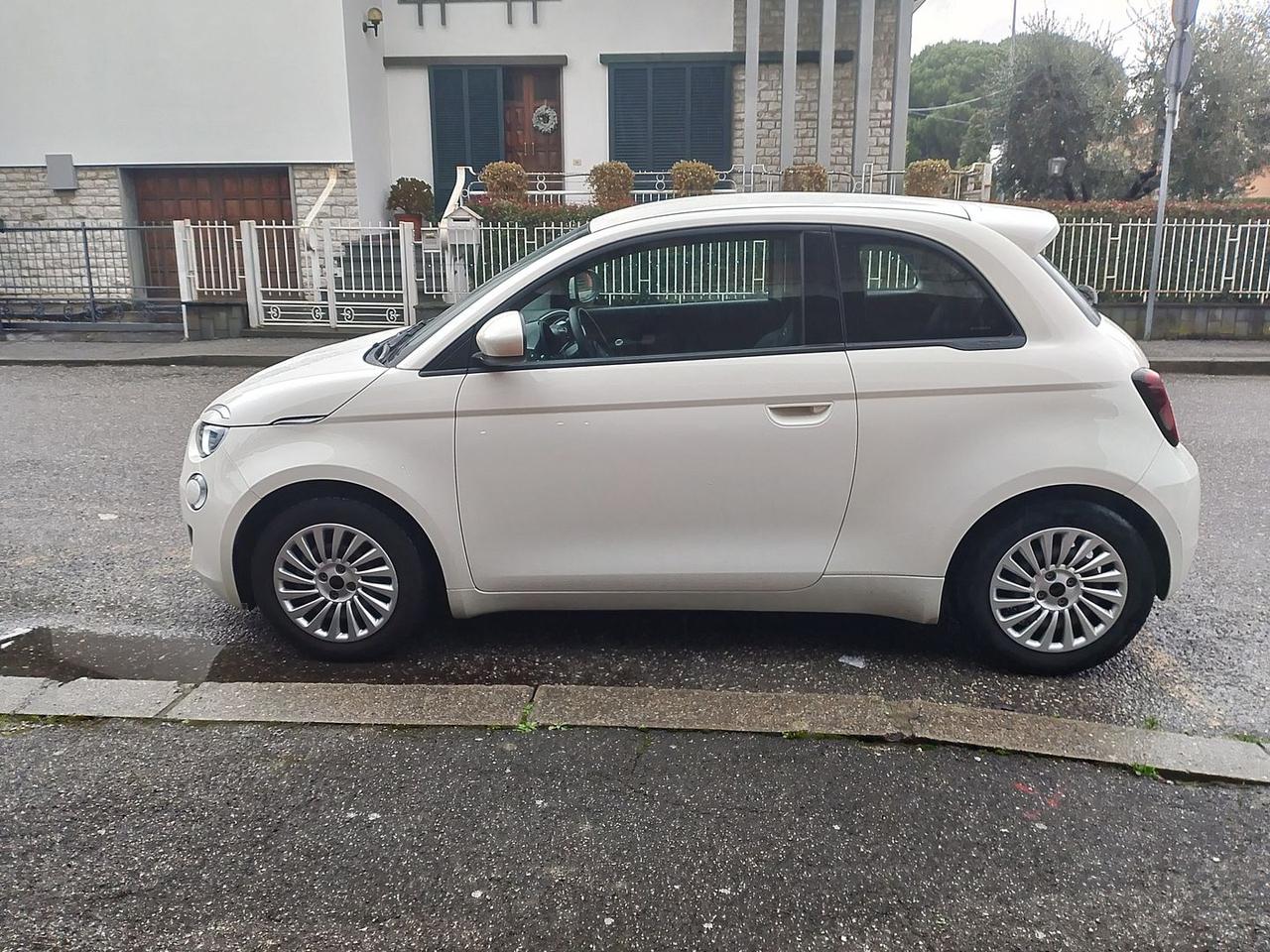 Fiat 500e 42 kWh Icon