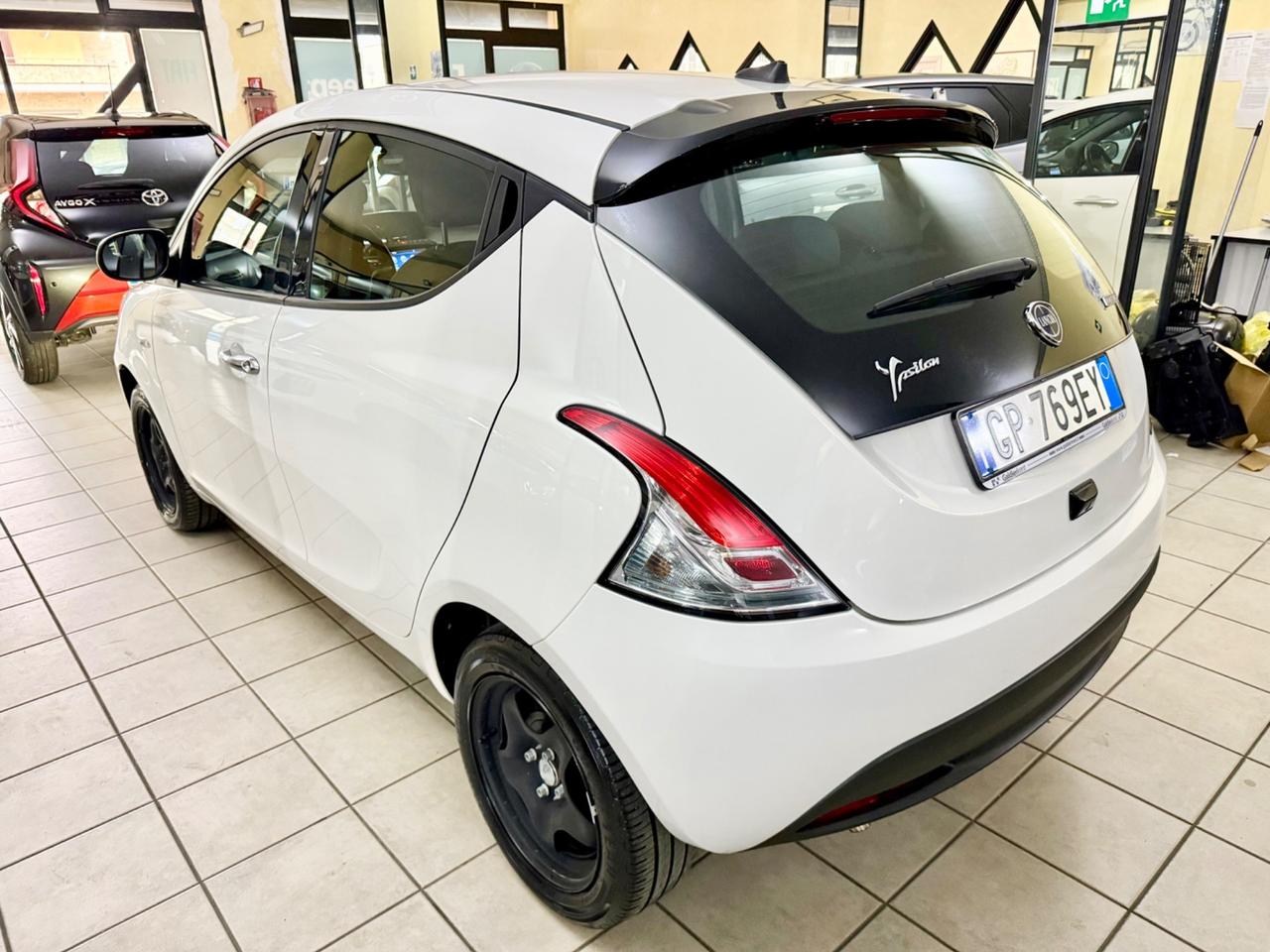 Lancia Ypsilon 1.0 FireFly 5 porte S&S Hybrid Gold Plus