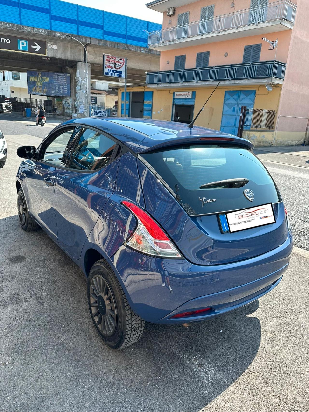 Lancia Ypsilon 0.9 TwinAir 85 CV 5 porte Metano Ecochic Elefantino
