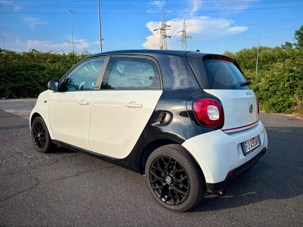 SMART FORFOUR PRIME 2017 | 80.000 KM | TETTO APRIBILE | TOUCHSCREEN | CERCHI NERI | PERFETTA
