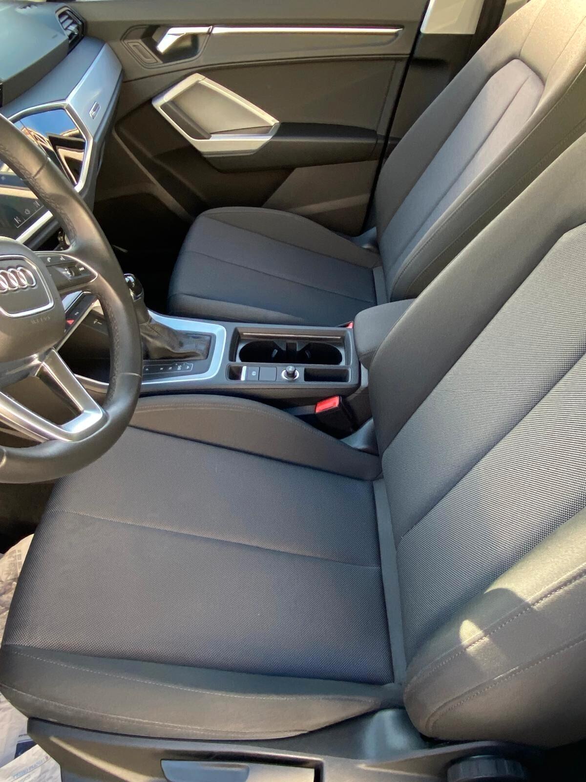 Audi Q3 35 TDI S tronic Business