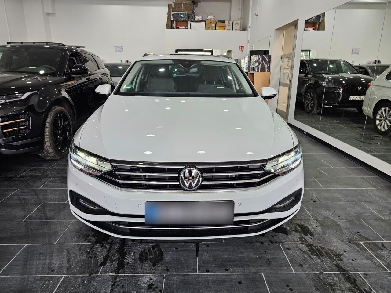 Volkswagen Passat Variant Tetto LED C.17 ACC Camera360 PDC Navi Paddles S&S