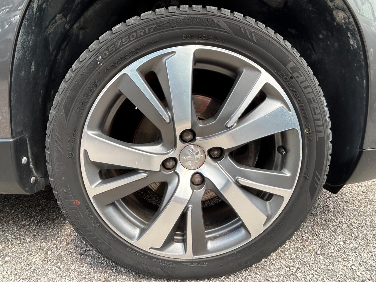 " UNA CHICCA " Peugeot 2008 Blue HDi Allure