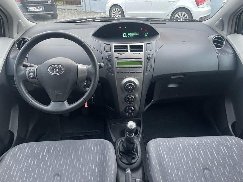 Toyota Yaris Yaris 5p 1.3 SOL NEOPATENTATI