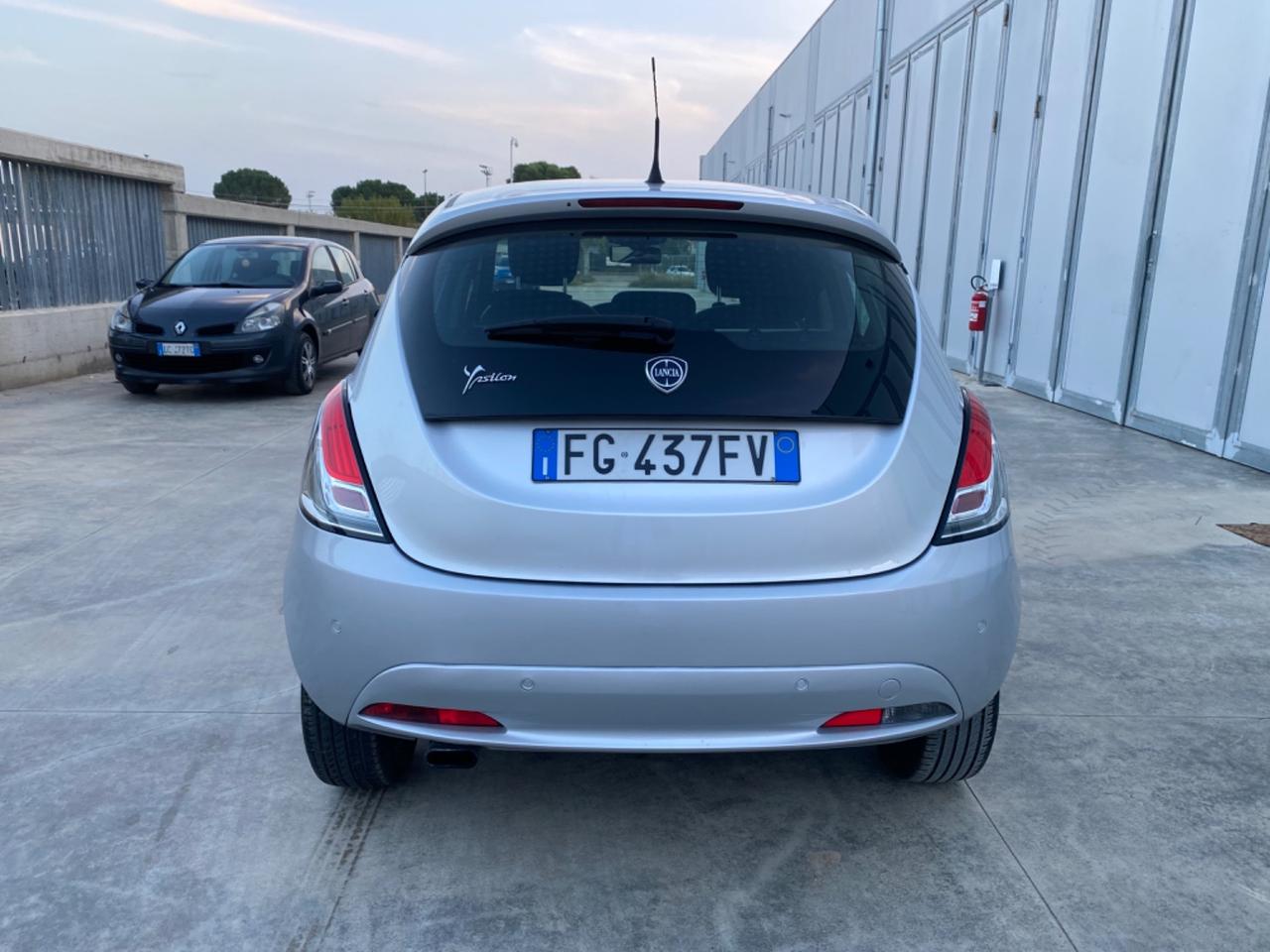 Lancia Ypsilon 1.2 69 CV 5 porte Silver