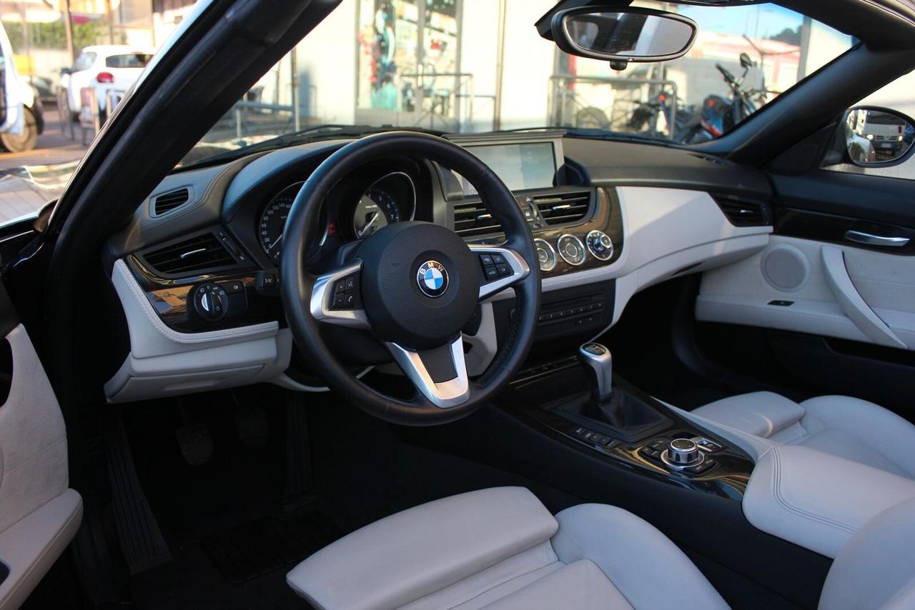 Bmw Z4 sDrive23i 205CV FARI XENON NAVY PROFESSIONAL SEDILI RISCALDABILI
