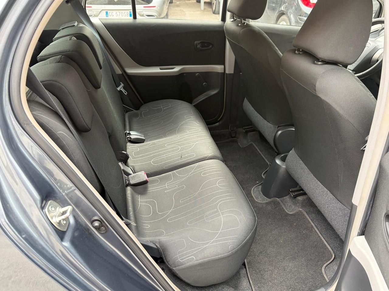 Toyota Yaris 1.0 5 porte Now 12 MESI DI GARANZIA