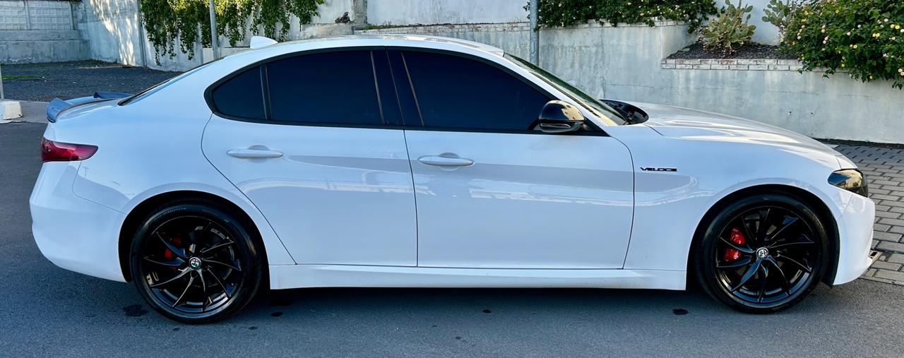 Alfa Romeo Giulia 2.2 D q2 VELOCE 180 CV AT8
