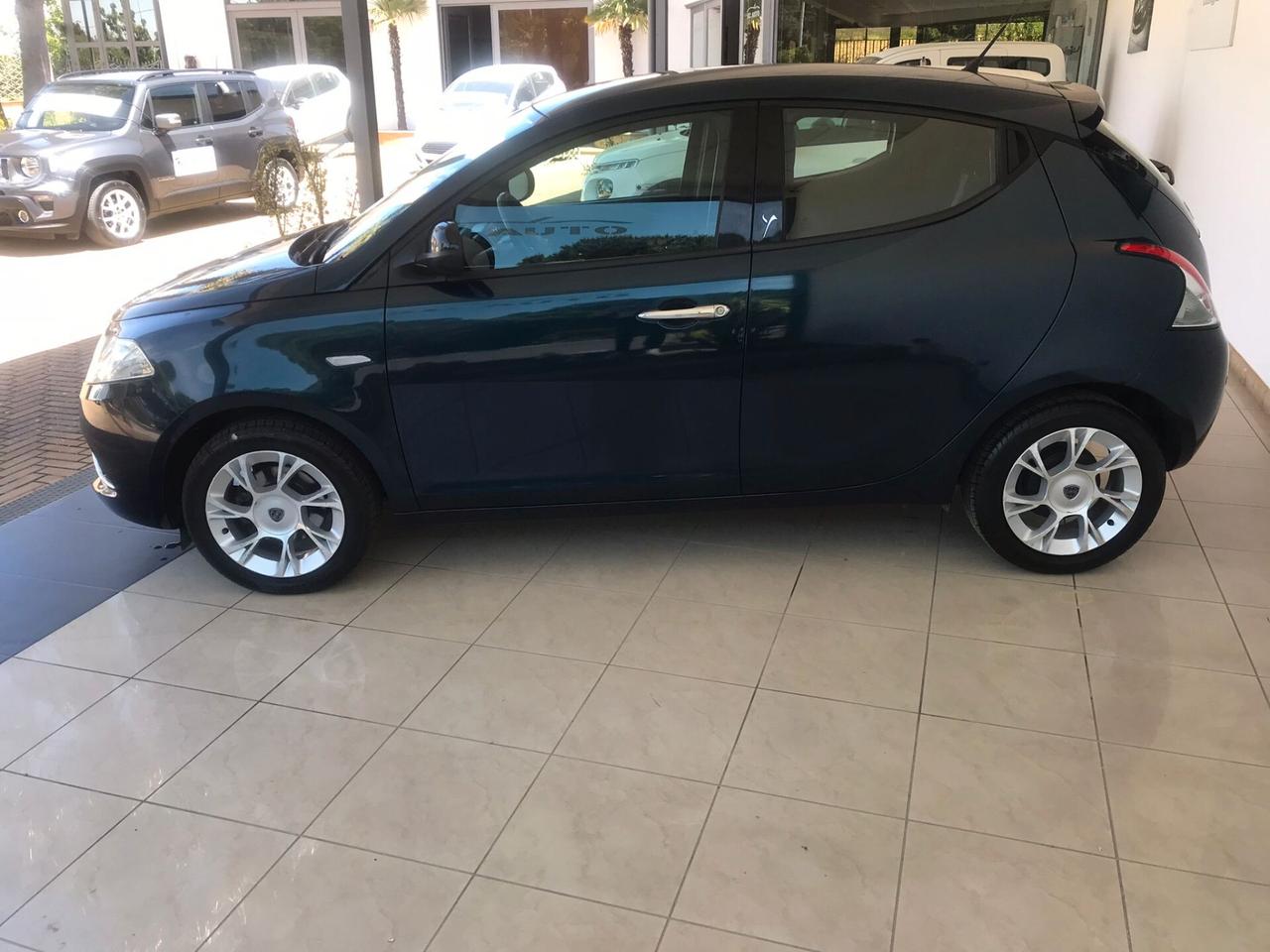 Lancia Ypsilon 1.2 69 CV 5 porte Opening Edition