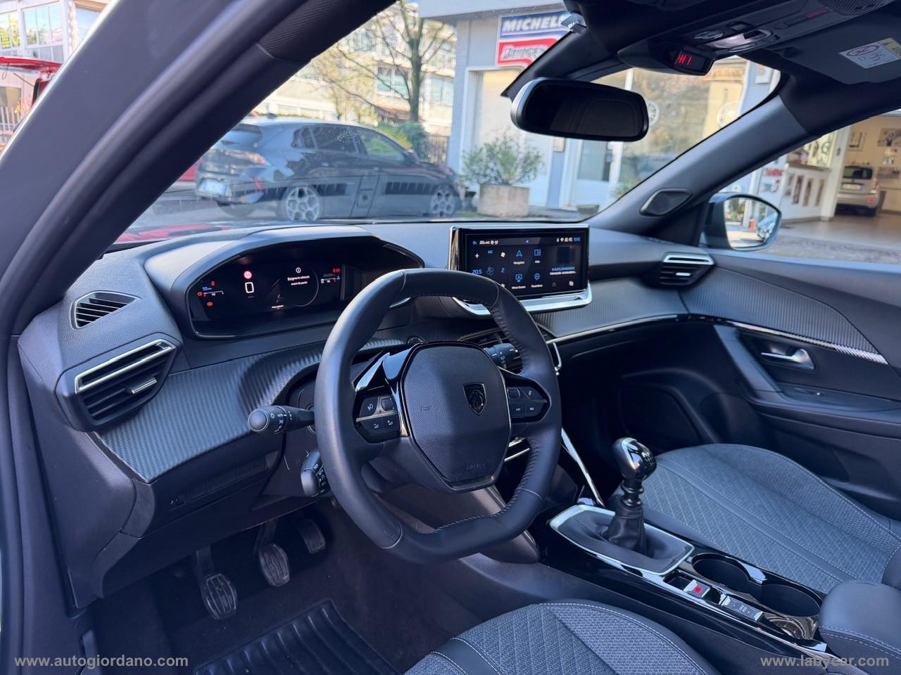 PEUGEOT 2008 PureTech 100 S&S Allure