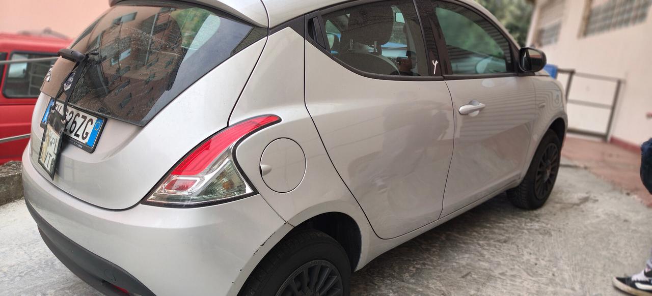 Lancia Ypsilon 0.9 TwinAir 85 CV 5p NP Gold