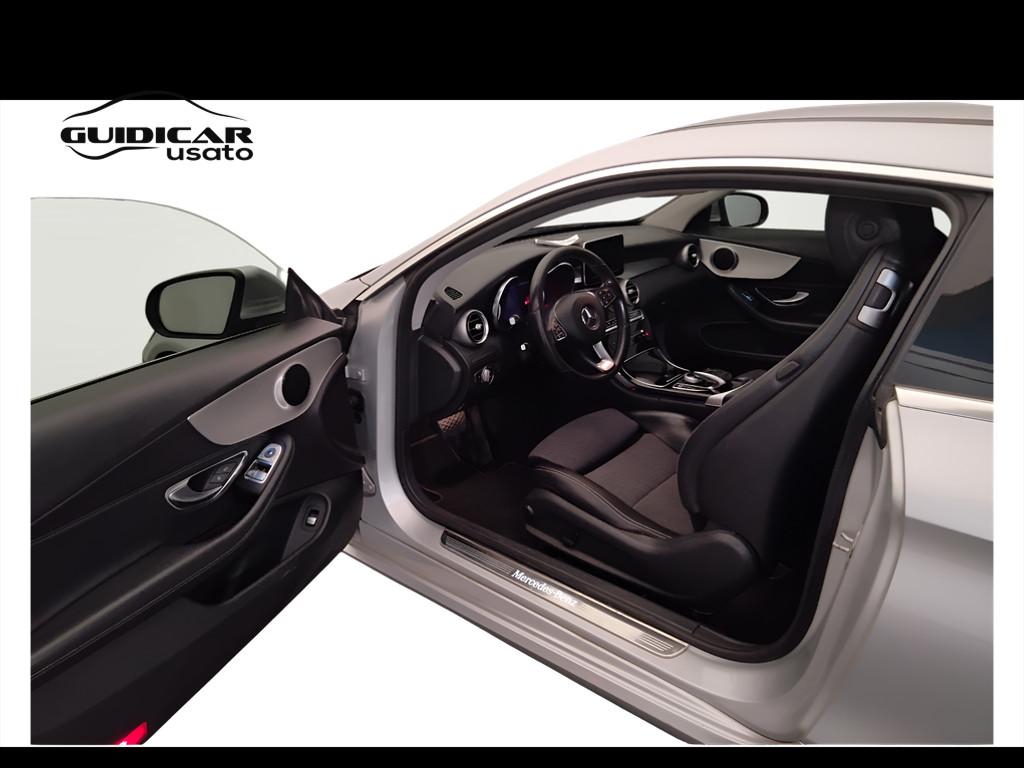 Mercedes-Benz Classe C-C205 2016 Coupe - C Coupe 220 d Premium 4matic auto