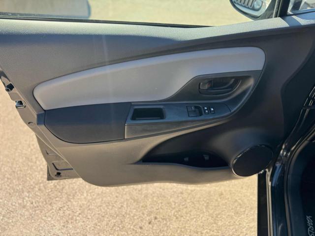 TOYOTA Yaris 1.0 5 porte Cool