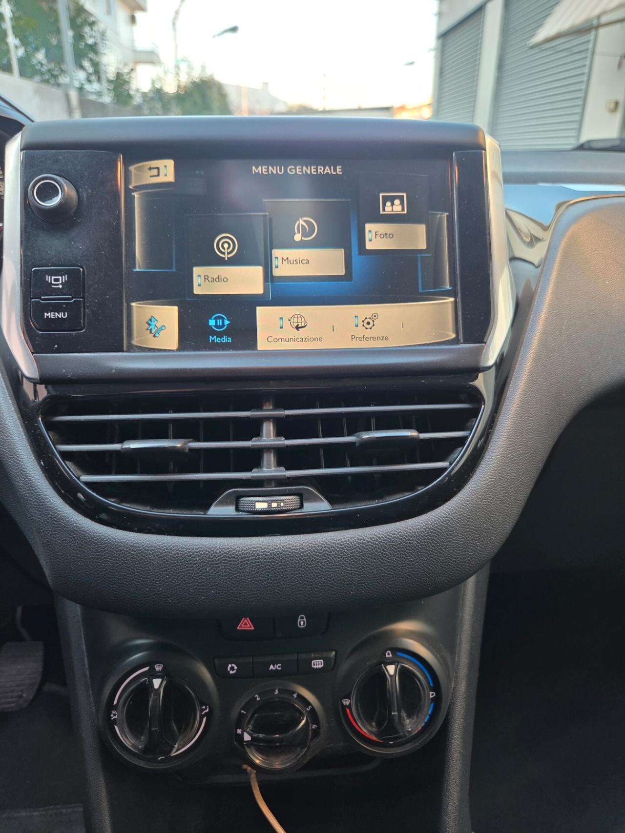 Peugeot 208 1.0 VTi 68 CV 5 porte