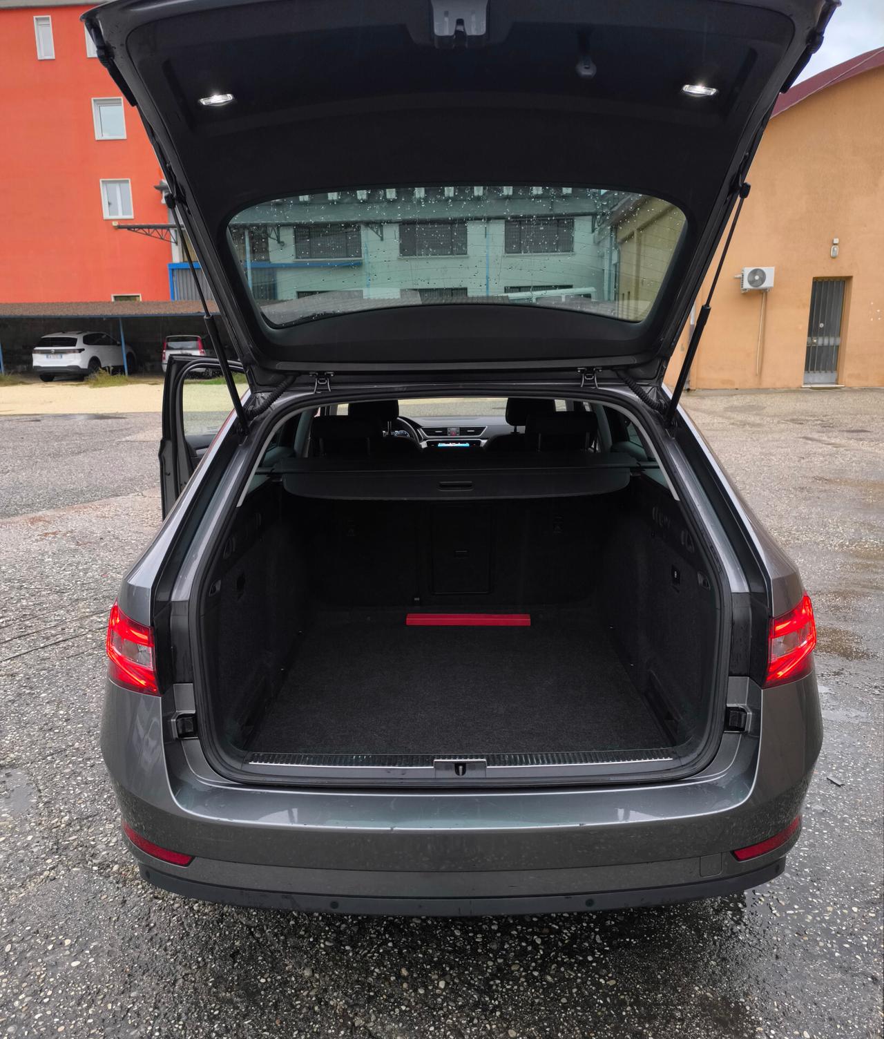 Skoda Superb 2.0 TDI EVO 150 CV SCR DSG Wagon Executive