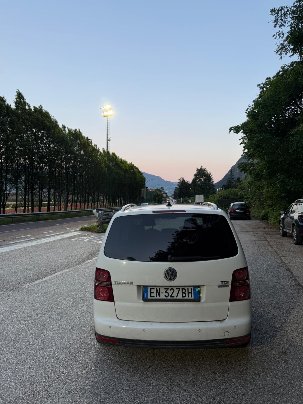 Volkswagen Touran 2.0 TDI DPF Highline