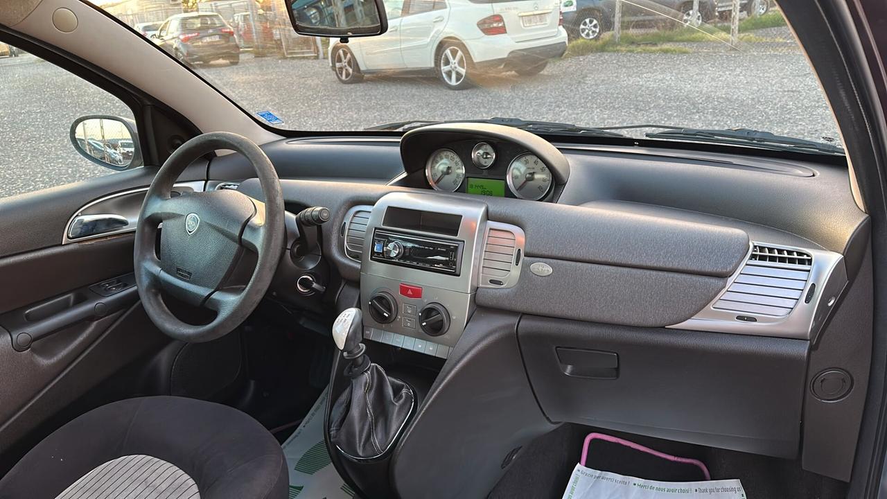 Lancia Ypsilon 1.2 Argento