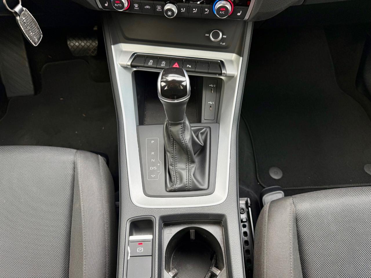 Audi Q3 45 2.0 tfsi S line edition quattro 245cv s-tronic FARI MATRIX