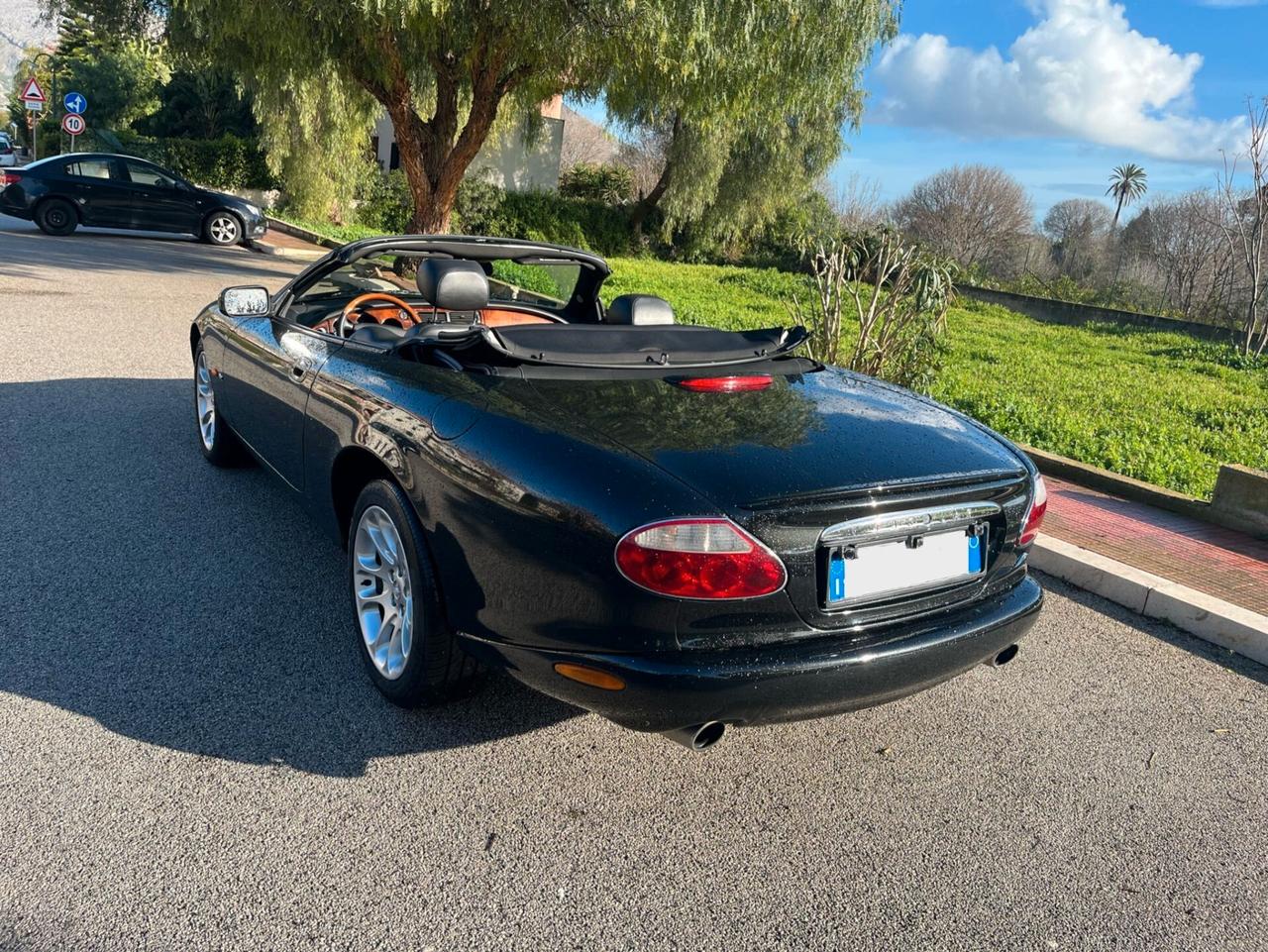 MAGNIFICA JAGUAR XKR CABRIO 363 CV - 8 CILINDRI - ASI - 125000 KM - DA VEDERE.