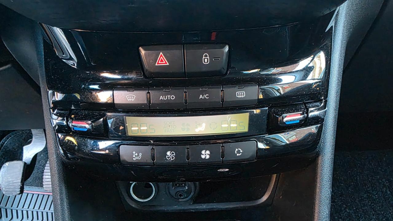 Peugeot 208 PureTech 82 5p. GPL Allure