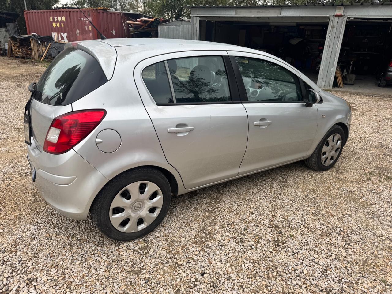 Opel Corsa 1.2 5 porte One neopatentati