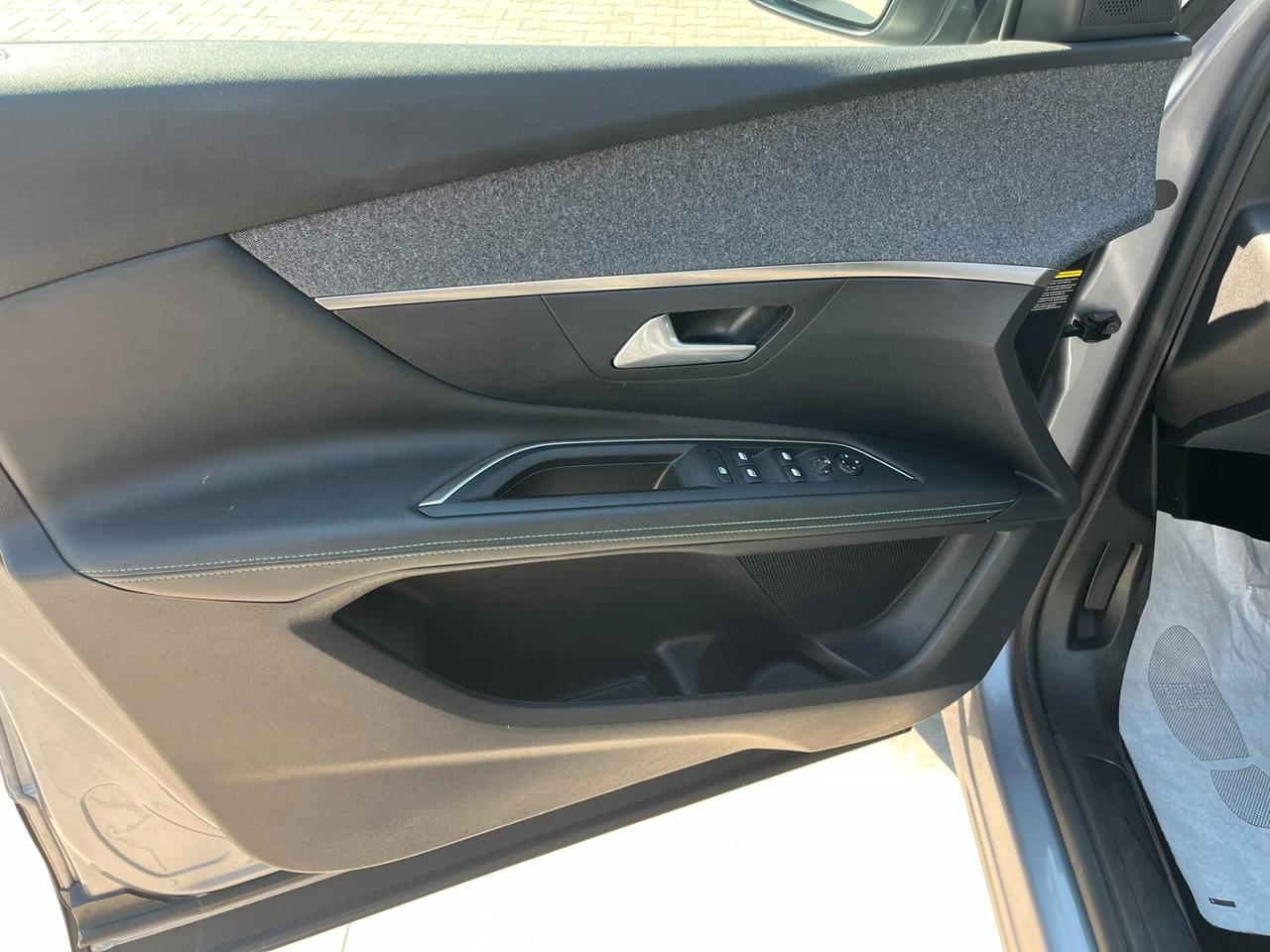 Peugeot 3008 BlueHDi 130 S&S EAT8 Allure