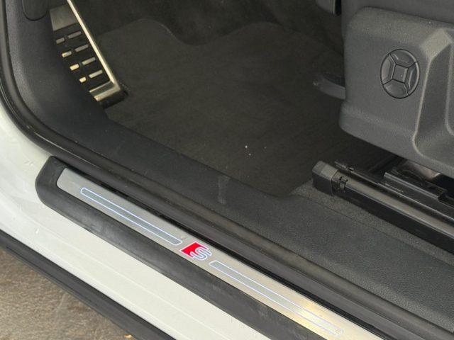AUDI Q3 35 TDI S line edition