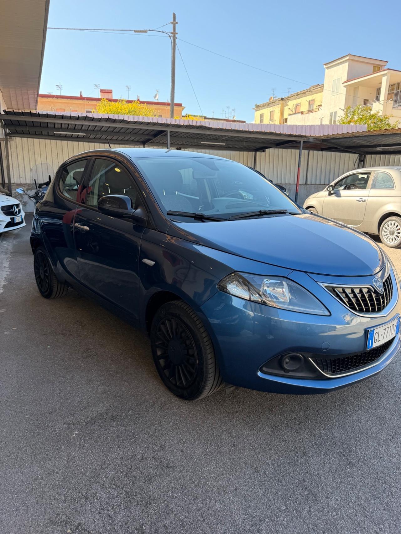 Lancia Ypsilon 1.0 FireFly 5 porte S&S Hybrid Gold
