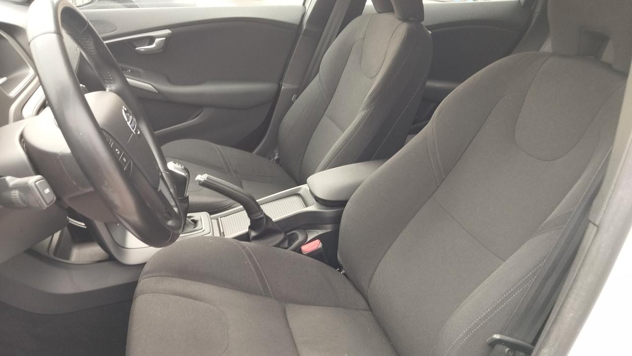 VOLVO V40 1.6 DIESEL NAVI-GARANZIA FULL