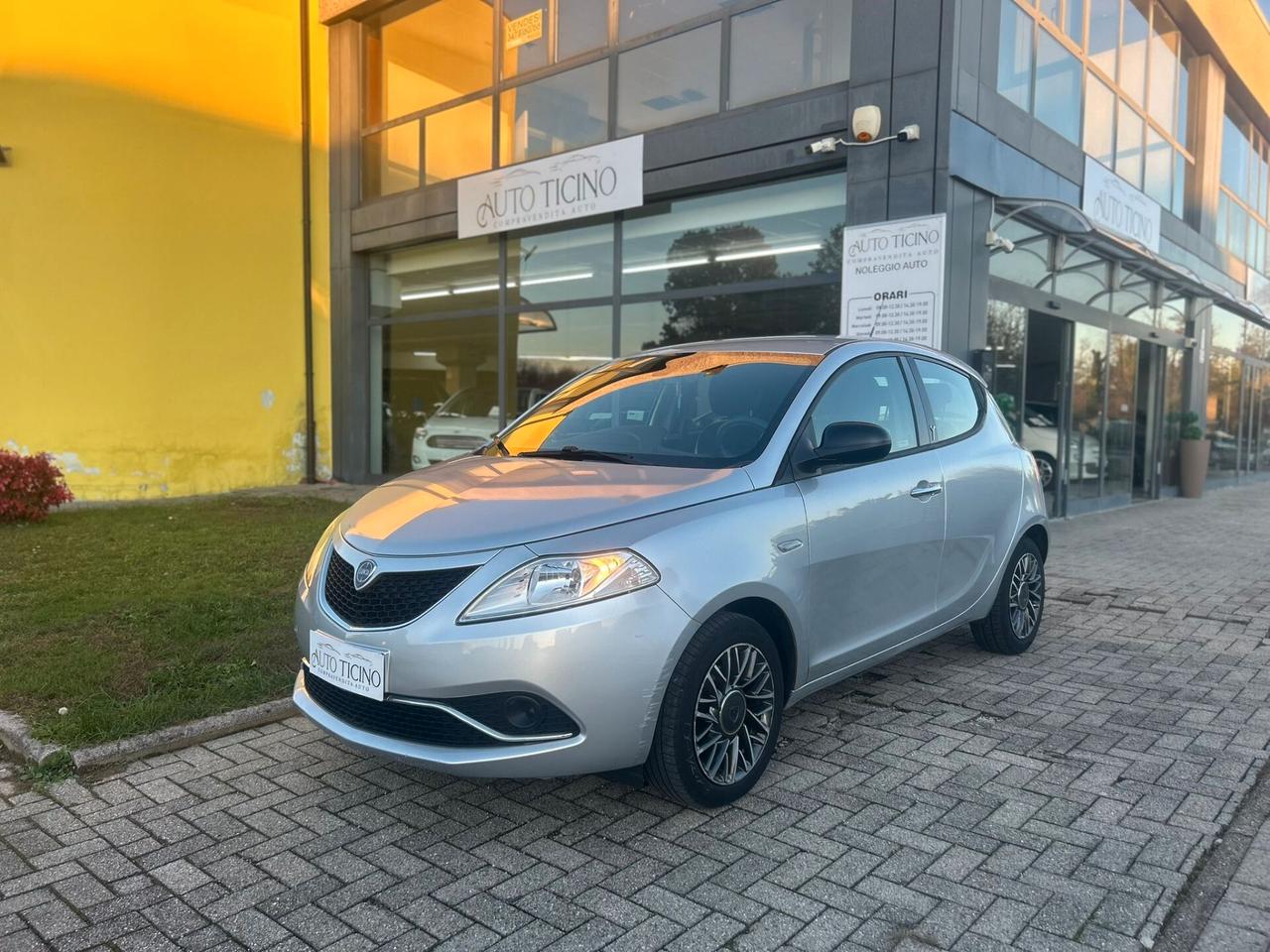 Lancia Ypsilon 1.2 69 CV 5 porte Platinum