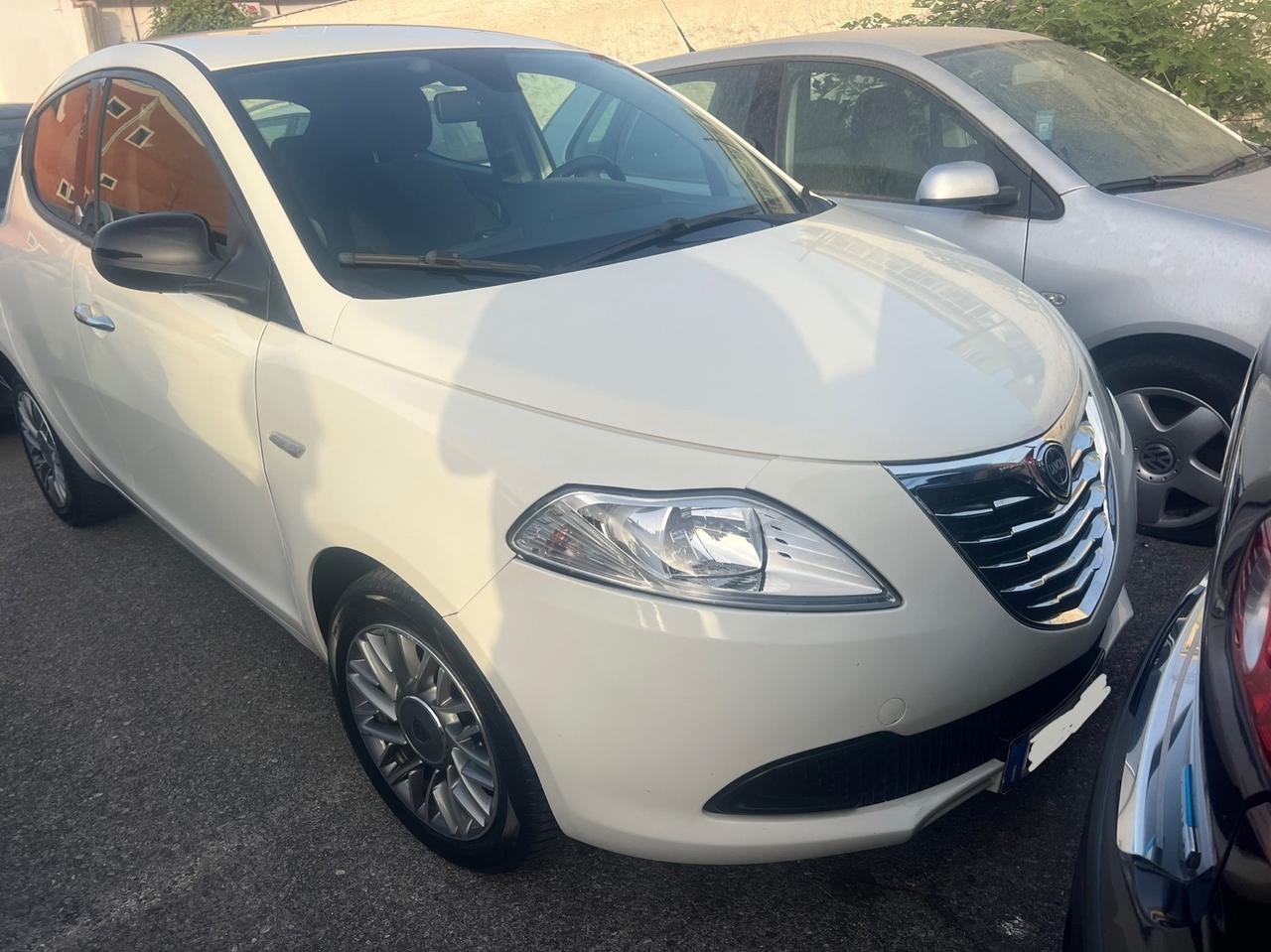 Lancia Ypsilon 1.2 69 CV 5 porte GPL Ecochic Silver