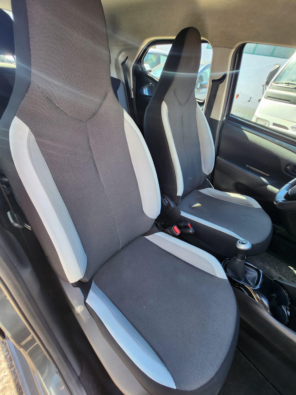 Toyota Aygo 1.0 VVT-i 69 CV 5 porte x-wave