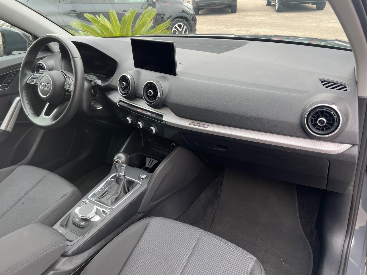 Audi Q2 40 TFSI quattro S tronic Business