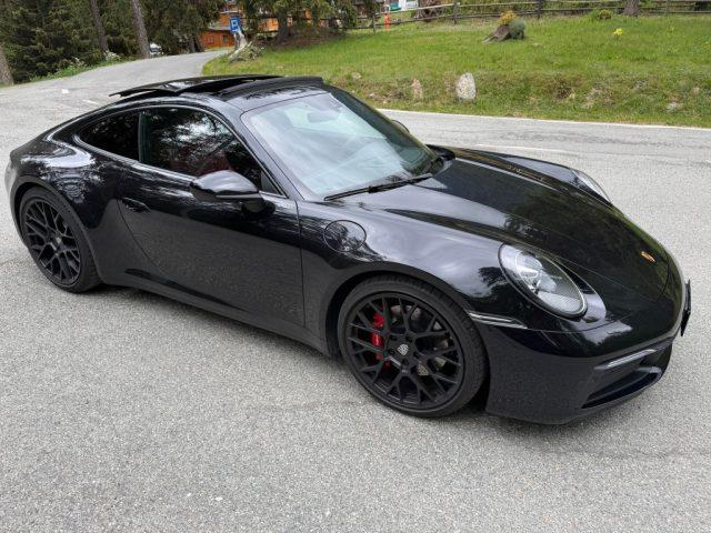 PORSCHE 911 Carrera 4S