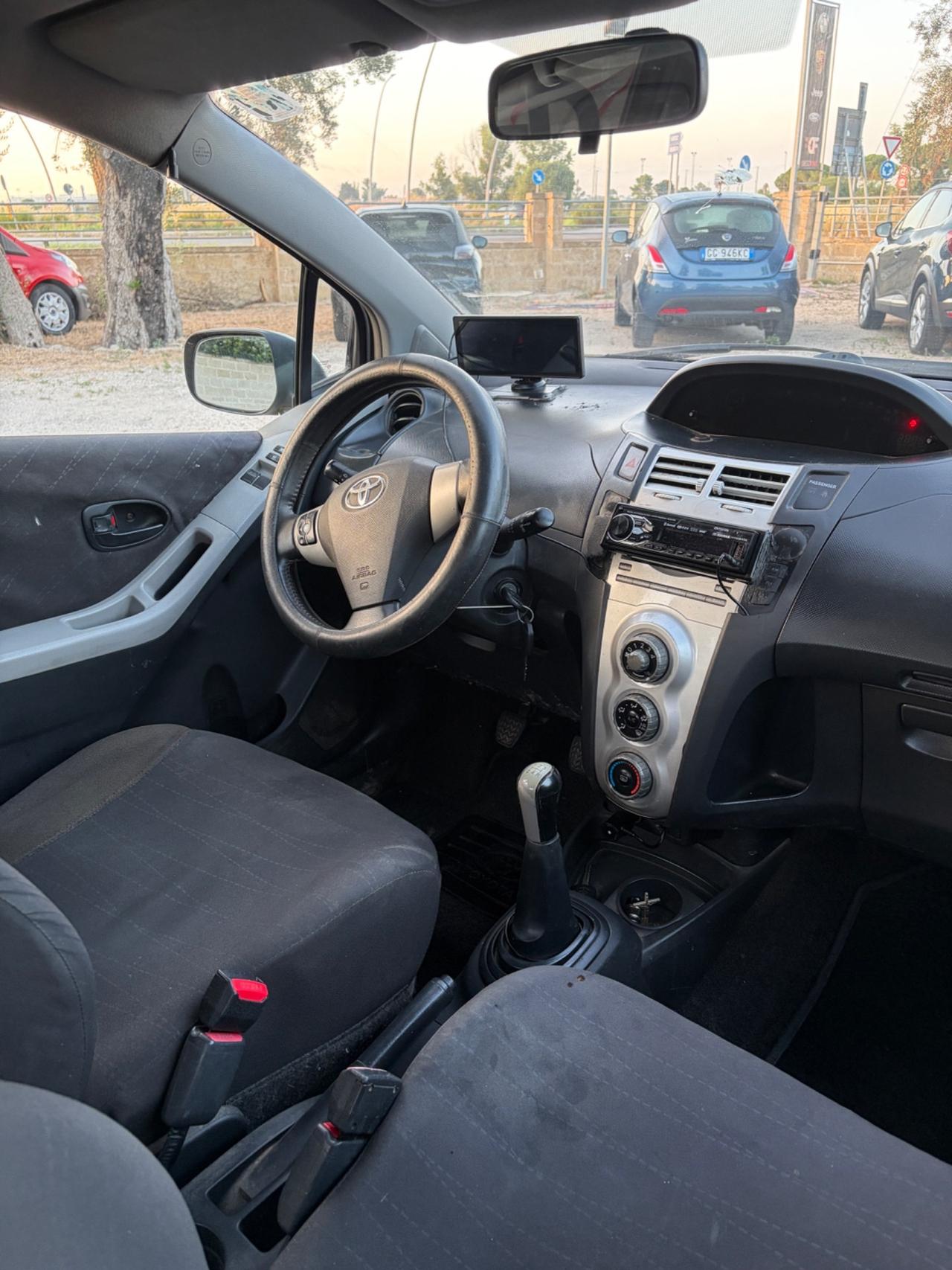 Toyota Yaris 1.3 5 porte in buonissimee condizioni
