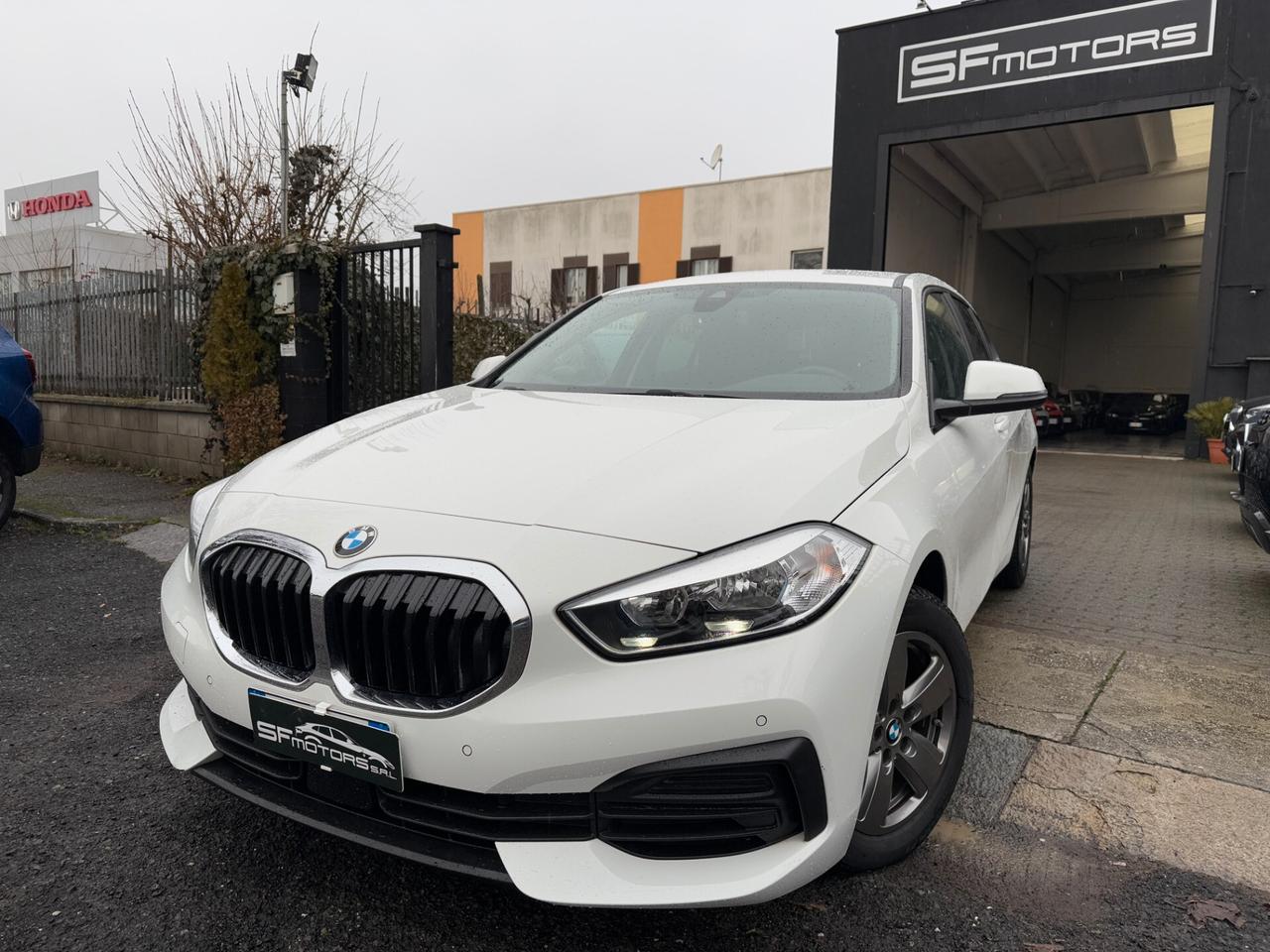 Bmw 116 116d 5p. Business Advantage