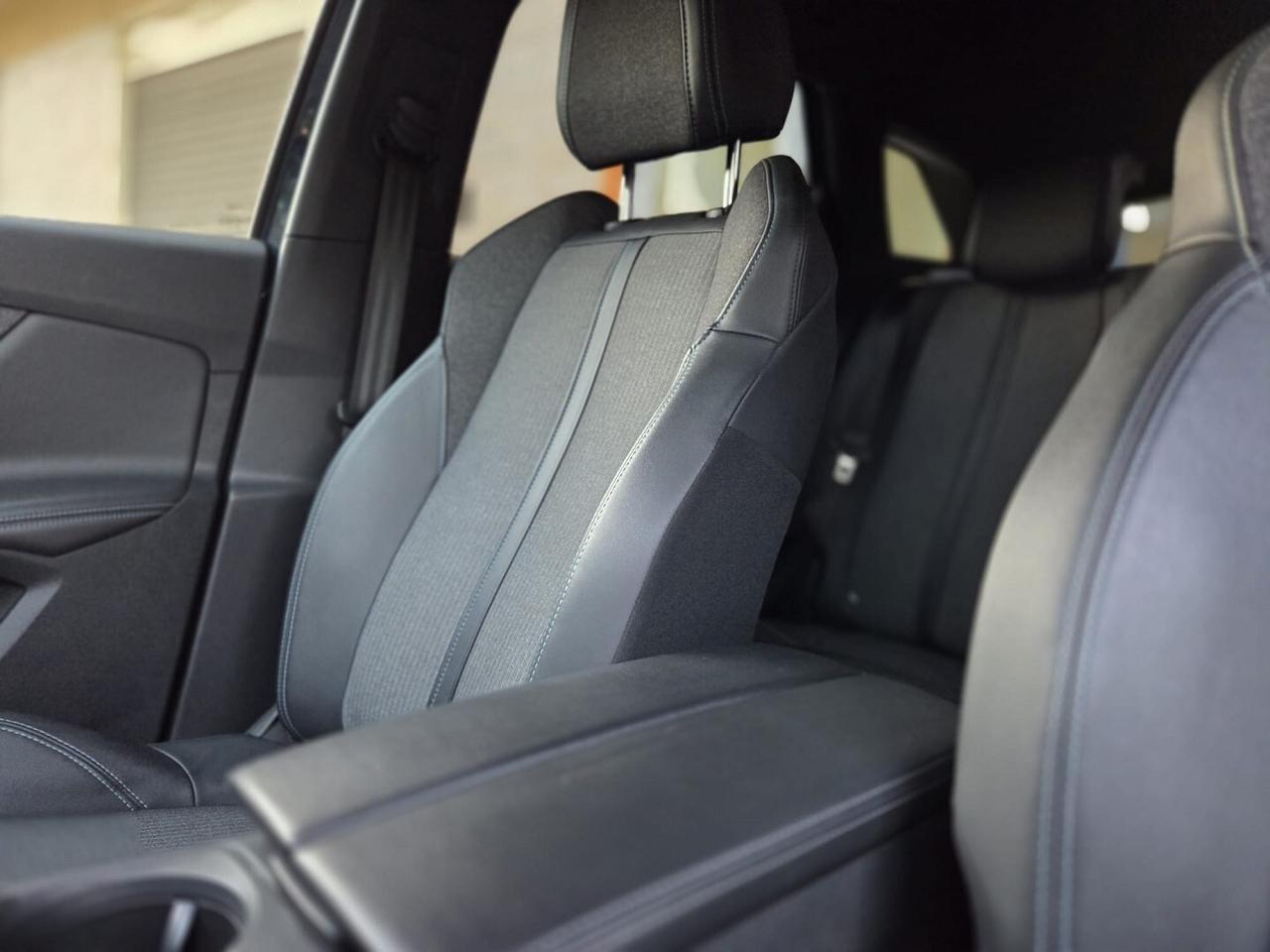PEUGEOT 3008 BlueHDI 130 EAT8 S&S Allure Pack 2023