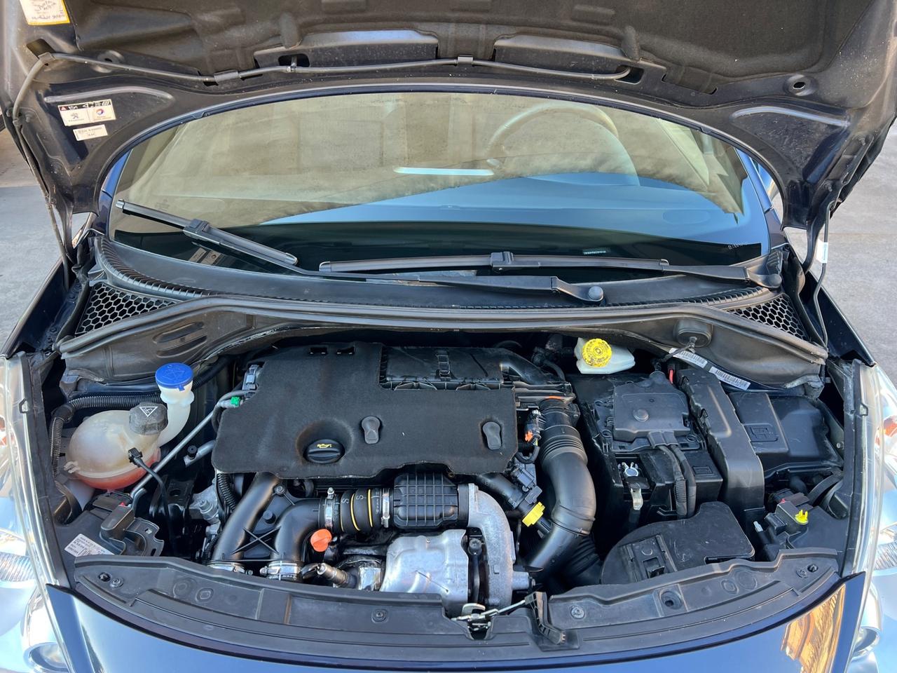 Peugeot 207 1.6 8V HDi 112CV CC Allure Cabrio