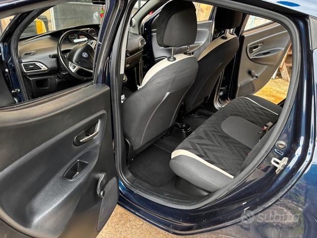 Lancia Ypsilon 1.2 69 CV 5 porte GPL Ecochic Gold