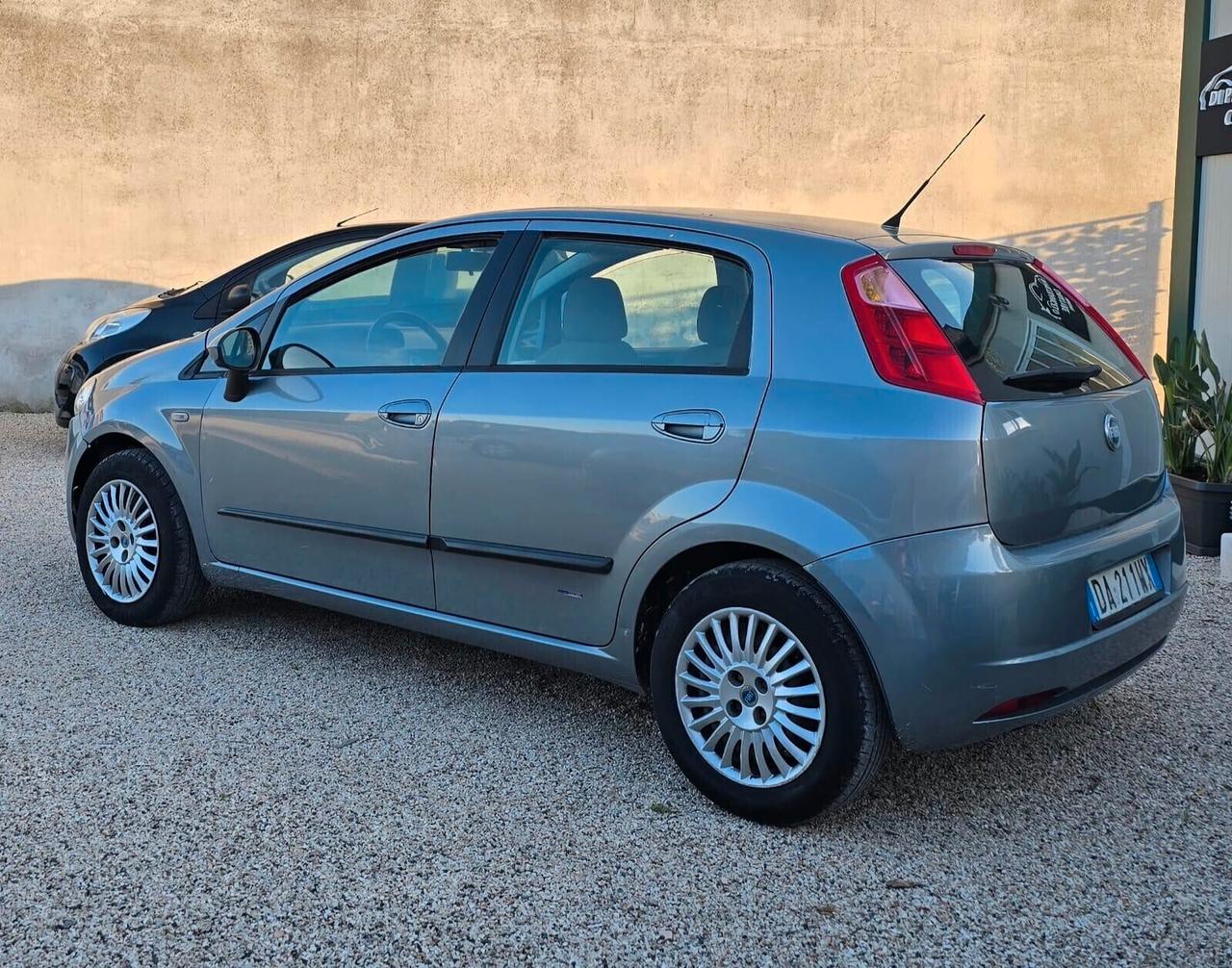 Fiat Grande Punto 1.2 5 porte desing Giugiaro