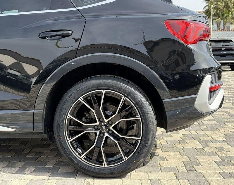 Audi Q3 SPB S Line interno ed esterno 2.0 TDI 150CV S-Tronic 35