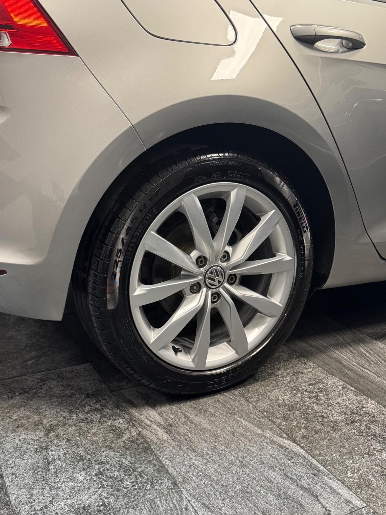 Volkswagen Golf 1.6 TDI DSG 5p. Highline Finanziabile