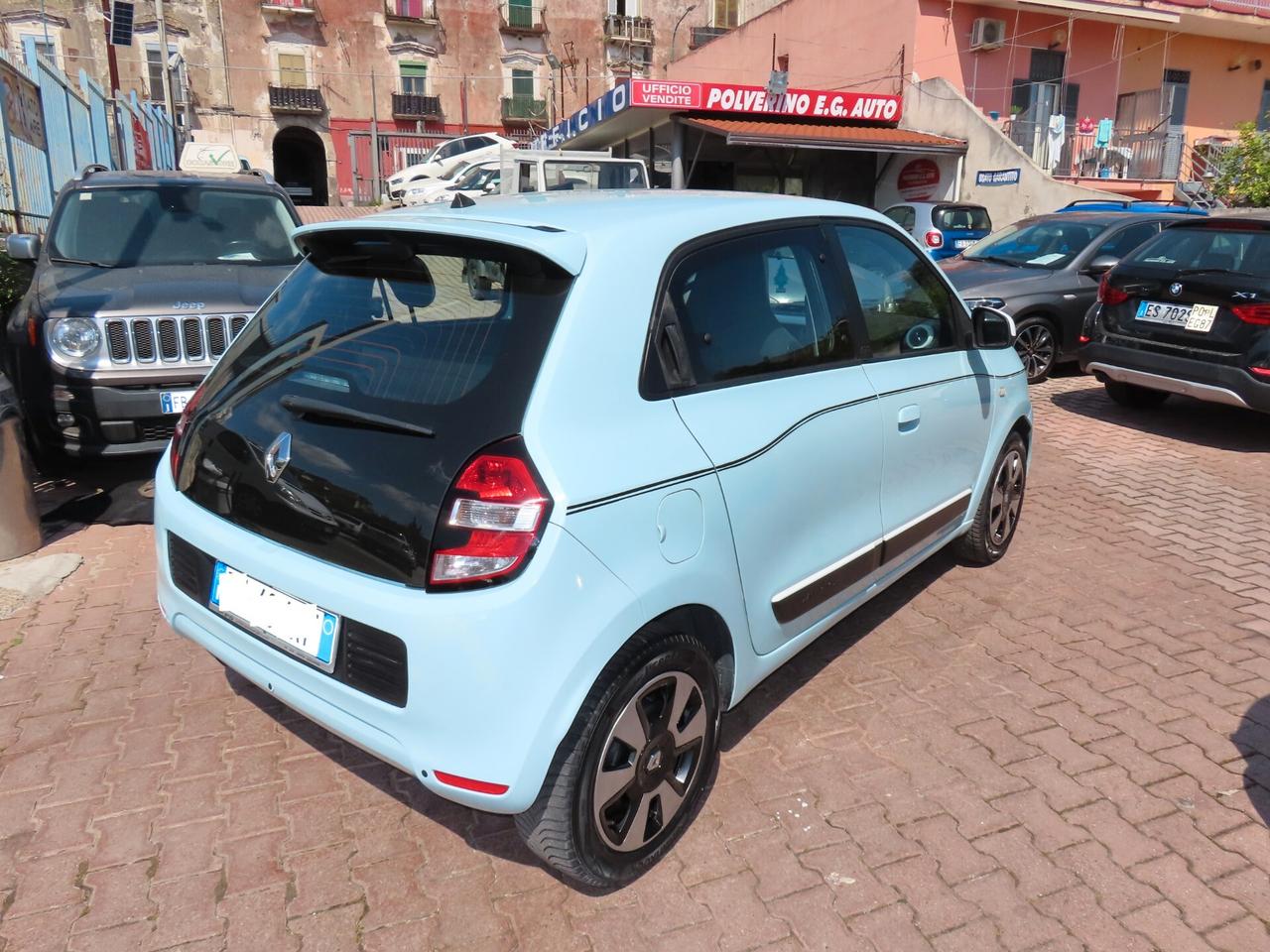Renault Twingo 900 BENZ NAVI -CAMERA 77.000 KM CERT