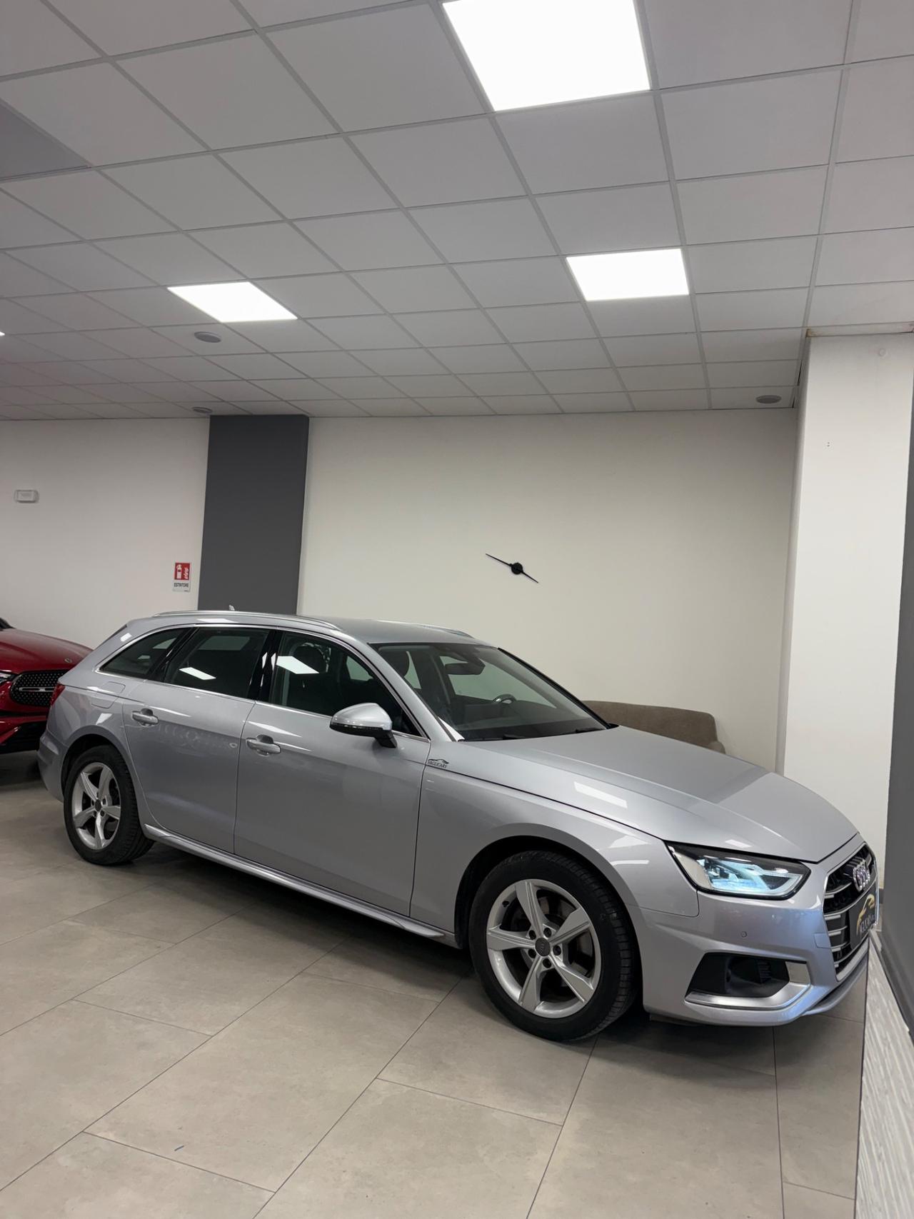 Audi A4 Avant 40 TDI S tronic line edition