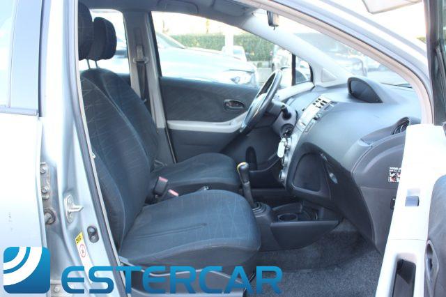 TOYOTA Yaris 1.0 5 porte