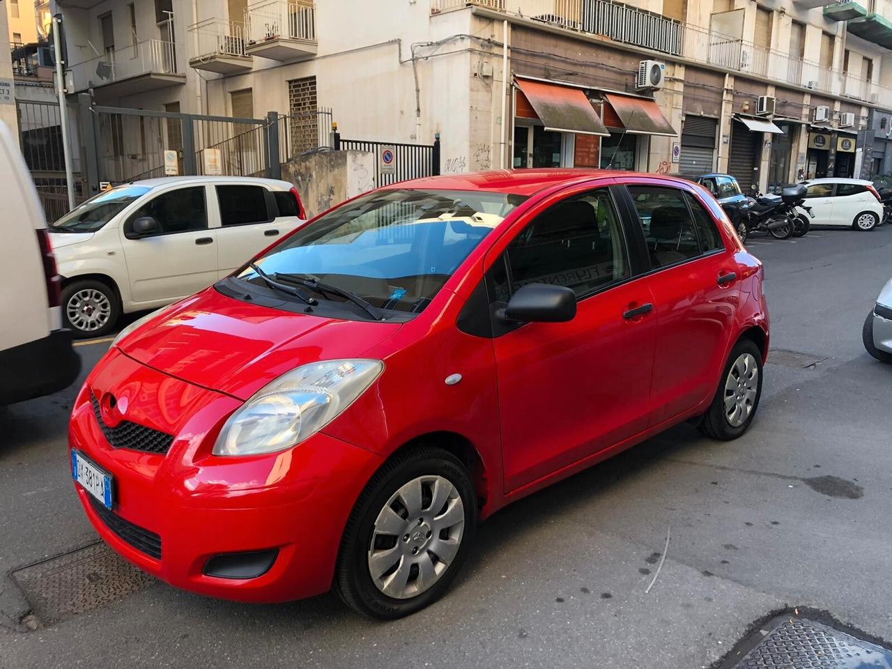 Toyota Yaris 1.0 5 porte