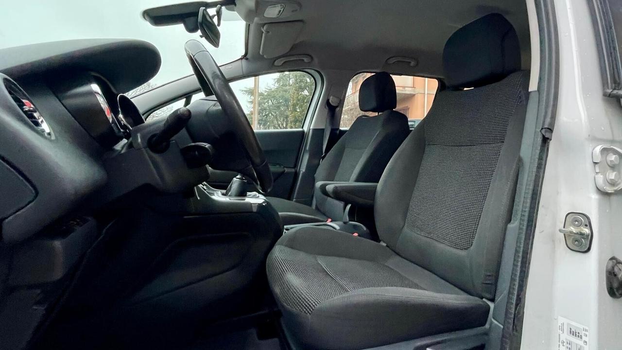 Peugeot 5008 2.0 HDi 150CV Allure N1