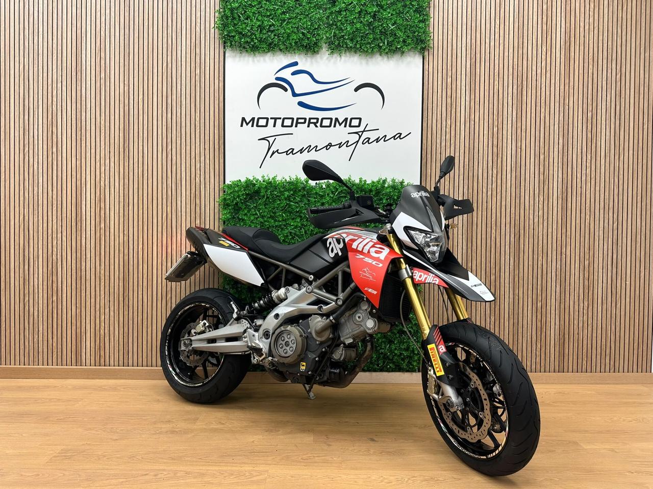 APRILIA DORSODURO 750 FACTORY / DA 99€ AL MESE